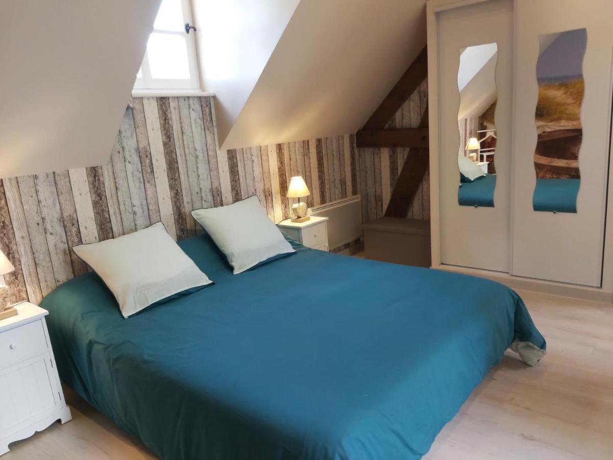 Le Bonheur Des Plumes Bed and Breakfast Montmartin-en-Graignes Εξωτερικό φωτογραφία
