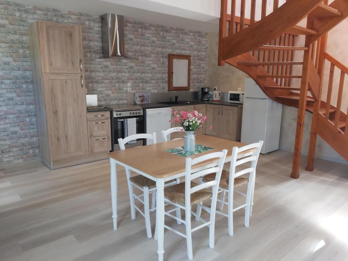Le Bonheur Des Plumes Bed and Breakfast Montmartin-en-Graignes Εξωτερικό φωτογραφία