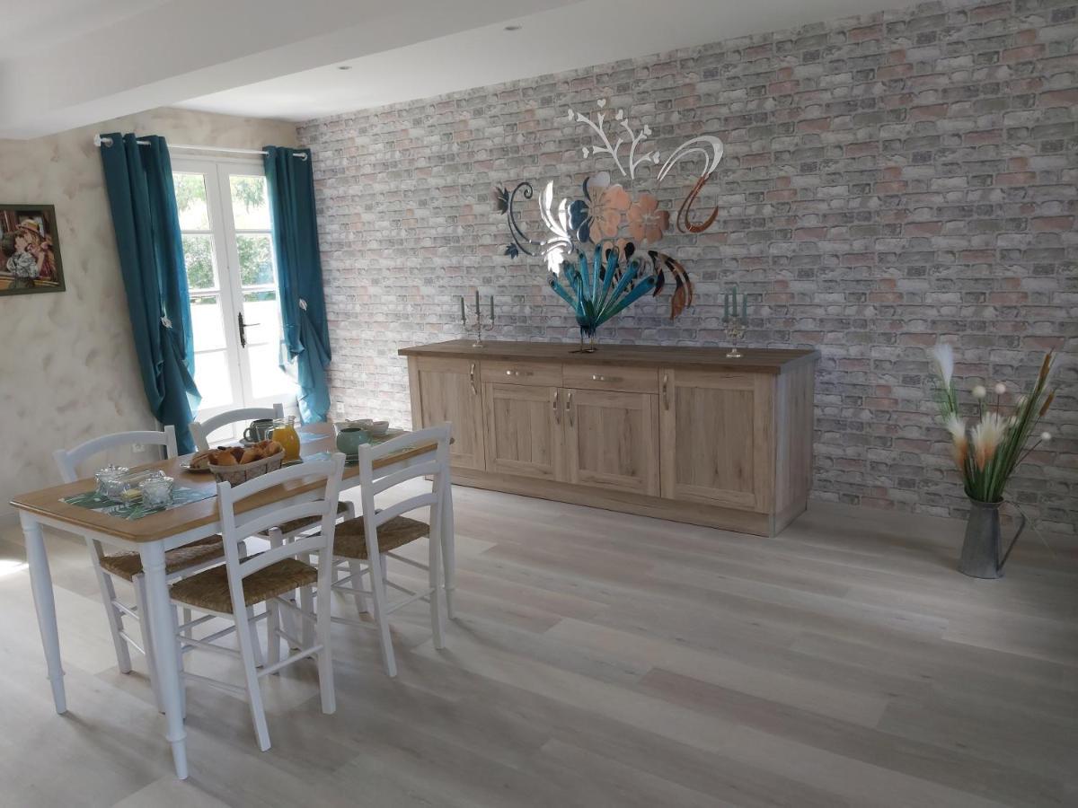 Le Bonheur Des Plumes Bed and Breakfast Montmartin-en-Graignes Εξωτερικό φωτογραφία