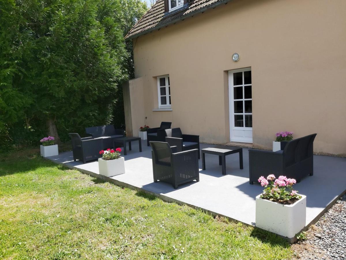 Le Bonheur Des Plumes Bed and Breakfast Montmartin-en-Graignes Εξωτερικό φωτογραφία
